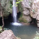 La Casita Del Rio * Sabando